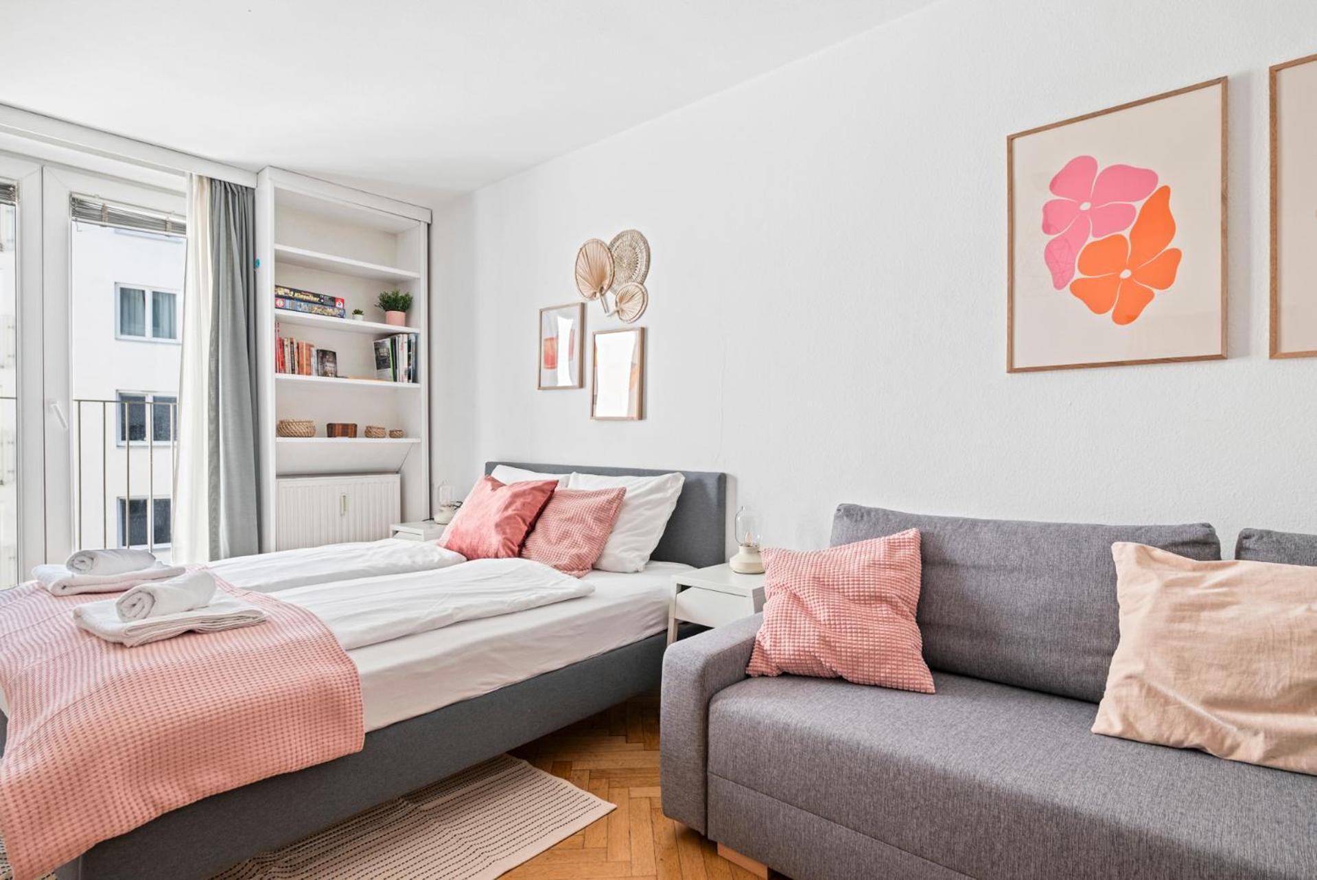 2 Bedroom In Neubau, 6 Min To Center * Wenen