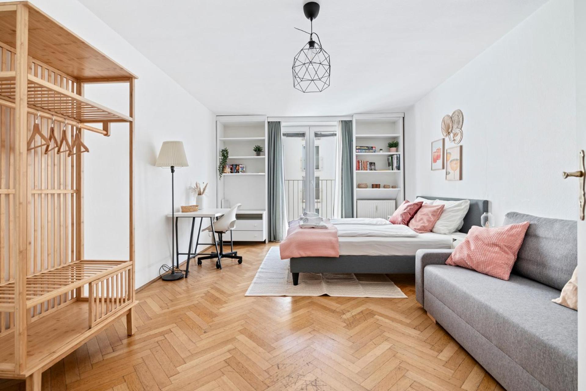 2 Bedroom In Neubau, 6 Min To Center Appartement *