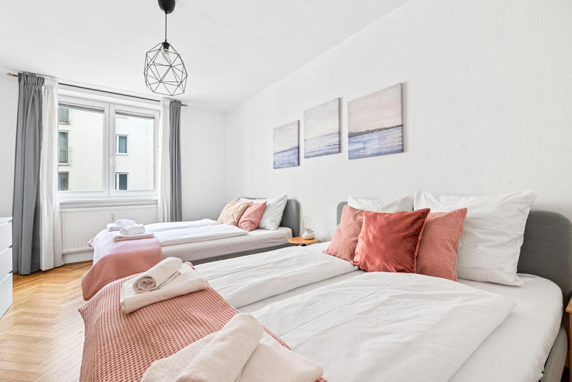 2 Bedroom In Neubau, 6 Min To Center * Wenen