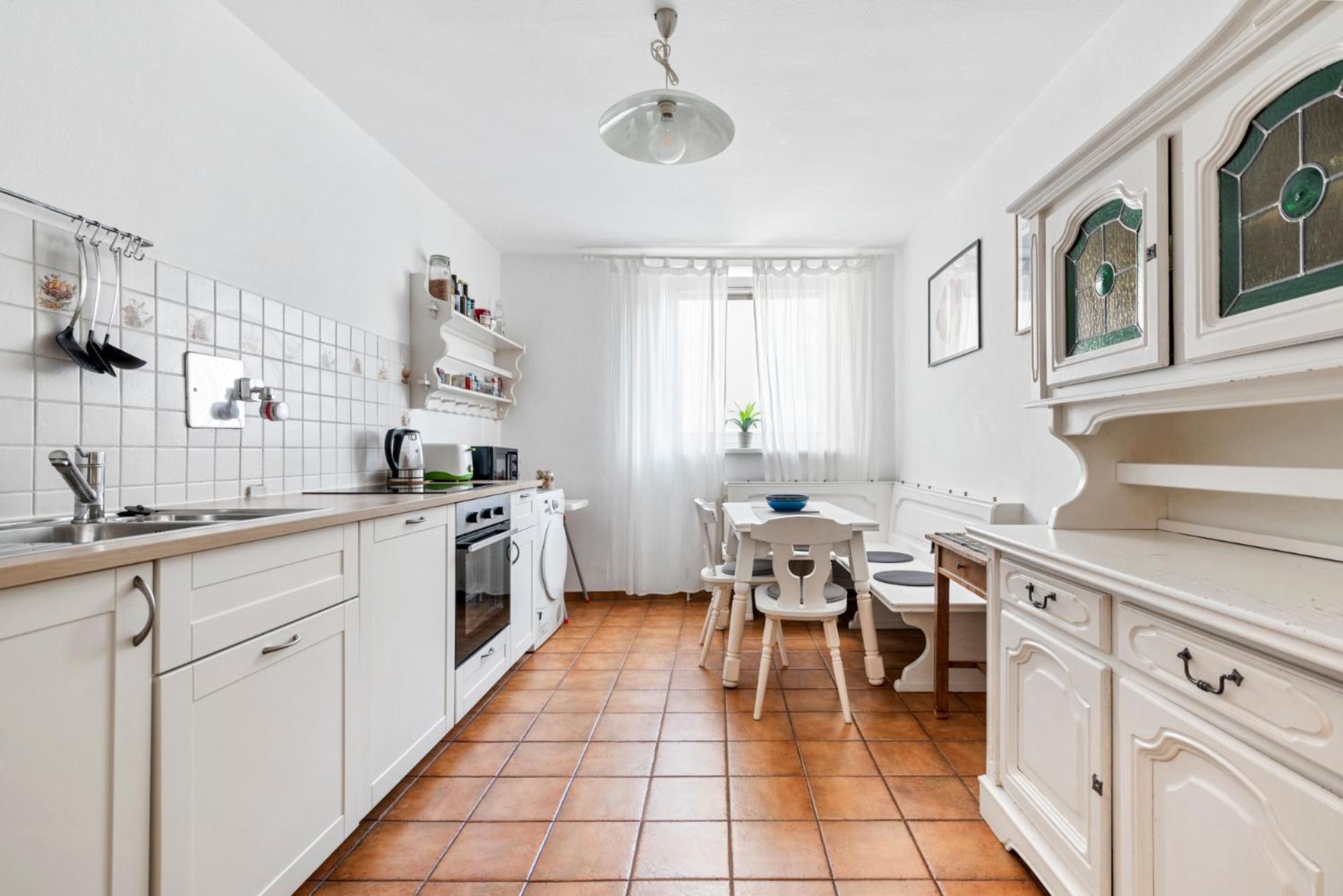 2 Bedroom In Neubau, 6 Min To Center Wenen