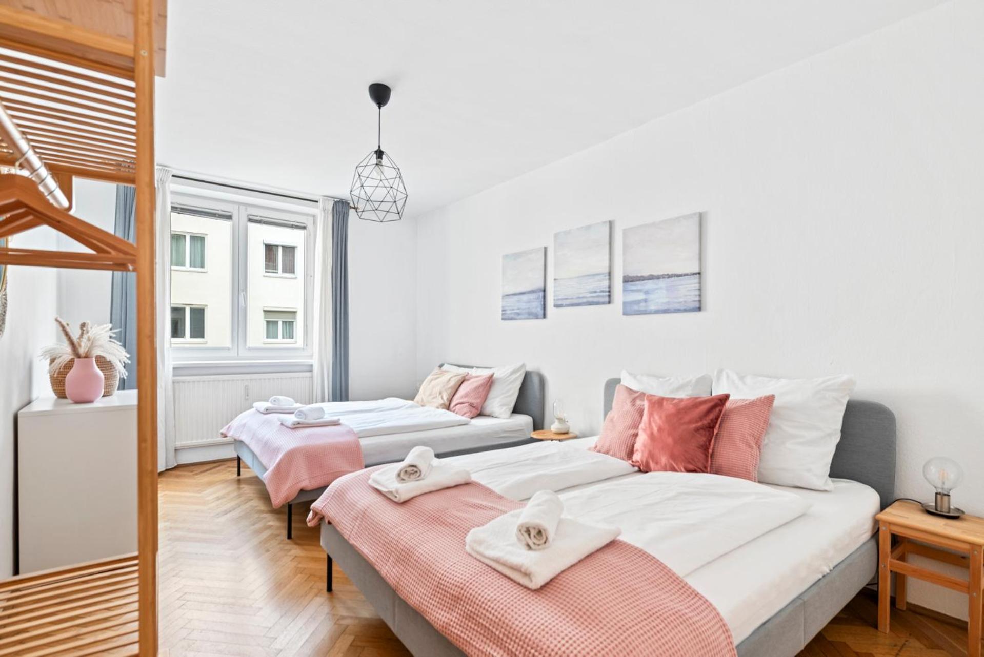 2 Bedroom In Neubau, 6 Min To Center Appartement *