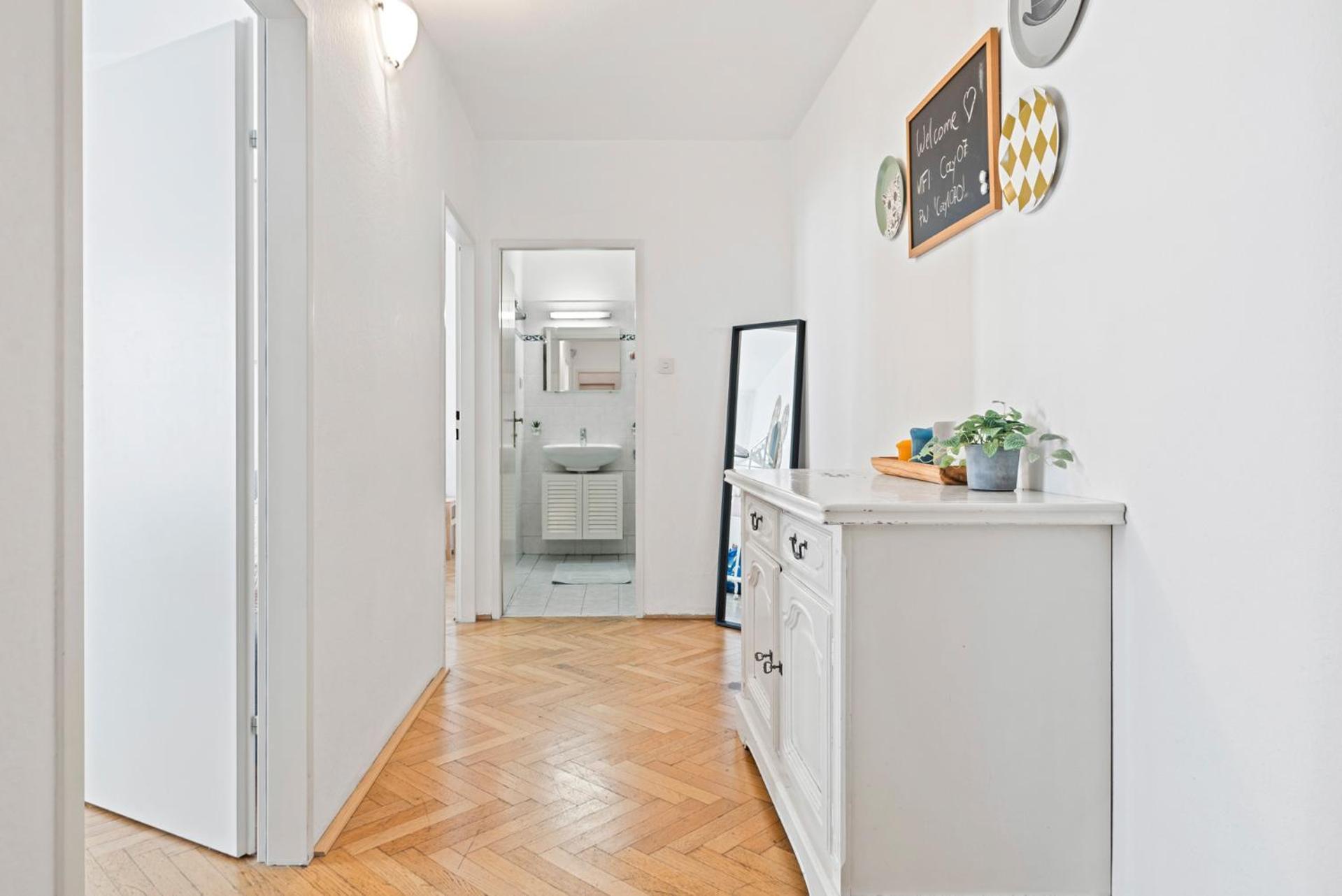 Appartement 2 Bedroom In Neubau, 6 Min To Center *